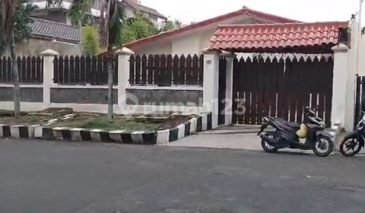 Dijual Rumah Lama Butuh Renov Strategis Cock untuk Usaha Kuliner Akses Lebar dan Ramai Darmo Permai Dekat Hr Muhamad Mayjen Sungkono Dijual Rumah Lama Butuh Renov Strategis Cock untuk Usaha Kuliner Akses Lebar dan Ramai Darmo Permai Dekat Hr Muhamad Mayjen Sungkono