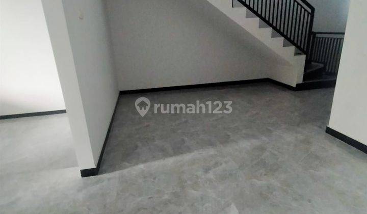 Dijual Rumah Split Level Strategis Jemur Andayani Free Kichenset 2