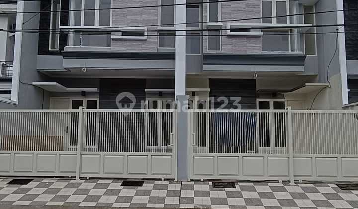 Rumah Hook Strategis Tengah Kota Dekat Ubaya Harga Start 1 M An 2