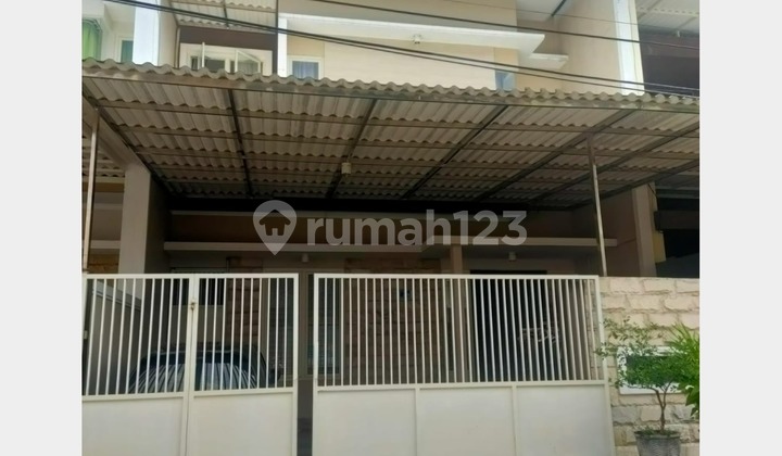 Dijual Rugi Rumah manyar lokasi dekat kampus Stesia dan Sekolah Petra manyar Surabaya Timur dekat Galaxy mall dan raya merr Dijual Rugi Rumah manyar lokasi dekat kampus Stesia dan Sekolah Petra manyar Surabaya Timur dekat Galaxy mall dan raya merr