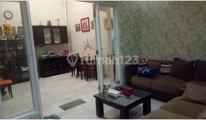 Dijual Rugi Rumah manyar lokasi dekat kampus Stesia dan Sekolah Petra manyar Surabaya Timur dekat Galaxy mall dan raya merr 2