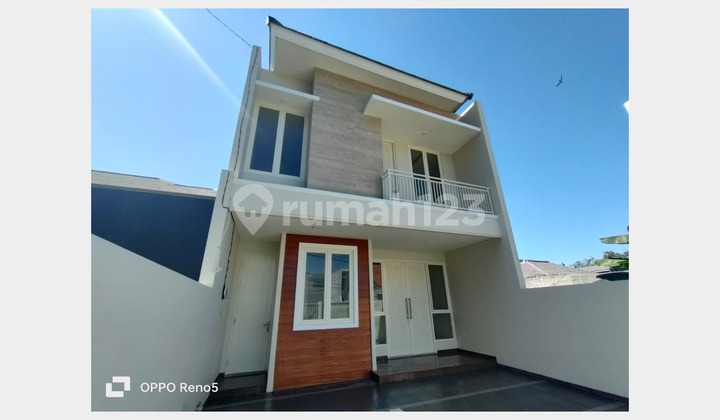 For Sale New 2-Storey House in Gayung Kebonsari Ketintang Ayani, Suitable for Large Family