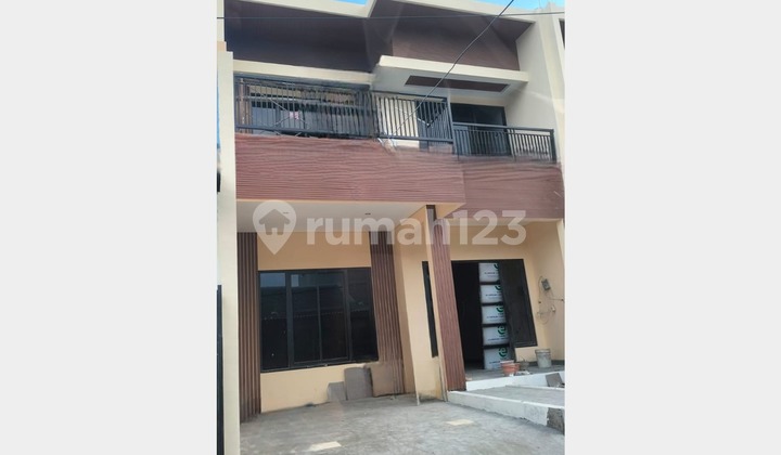 RUMAH 2 LANTAI  STRATEGIS DEKAT ITS  HANGTUAH DEKAT PAKUWON CITY RS ONKOLOGI DEKAT MERR