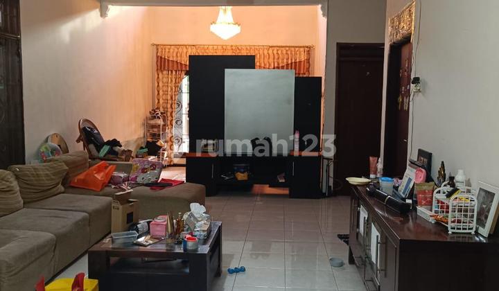 For Sale Well-maintained 1½ Story House in NIRWANA EXECUTIVE BLOCK FAVORITE, strategic location near Raya Merr Rungkut. 2