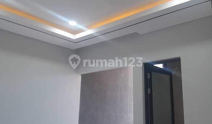 Dijual Cepat Rumah Minimalis Ready di  Citraland Utama dekat pasar modern dekat gwalk Surabaya 2
