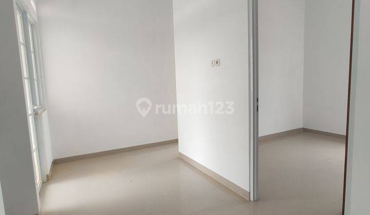 RUMAH MURAH  SIAP HUNI 2 LANTAI DEKAT UNPAM & WALIKOTA 6