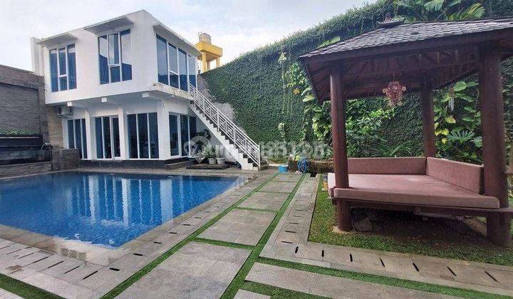 Rumah Mewah Dengan Swimming Pool Puri Arga Golf BSB City 1