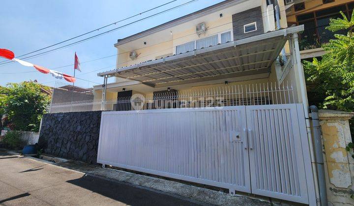 Rumah Tengah Kota Jl. Pleburan Semarang Siap Huni 1