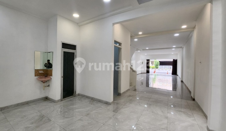 Dekat Java Mall, Ruko 3Lt Mt. Haryono Siap Pakai 1
