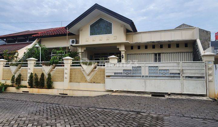 Rumah Tengah Kota Di Pleburan Dekat Pusat Kota Semarang 1