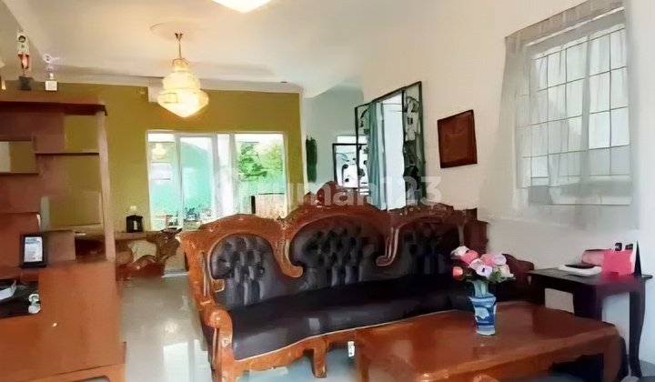 Depan Danau Bsb City, Rumah Graha Taman Pelangi 2