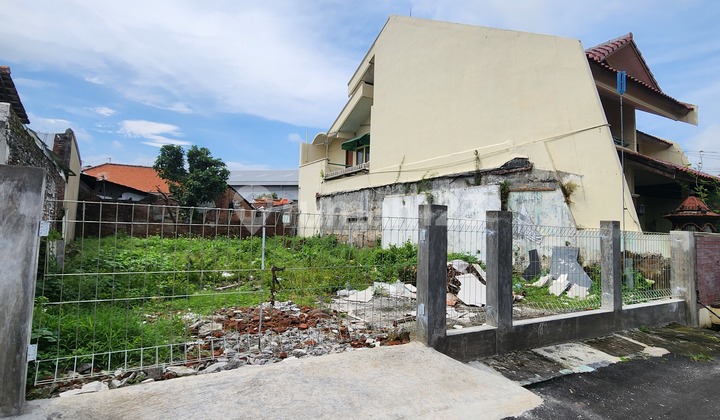 Near Al-Azhar and Jl. Pamularsih Raya, Tanah Puspogiwang Near Al-Azhar and Jl. Pamularsih Raya, Tanah Puspogiwang