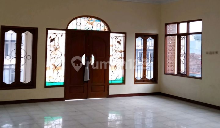 Rumah Tengah Kota Di Pleburan Semarang 2