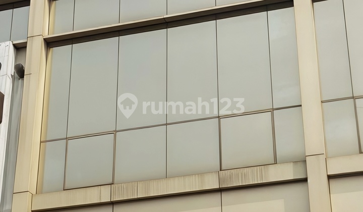 Ruko Strategis & Siap Pakai di Green Lake City Cluster Newcastle