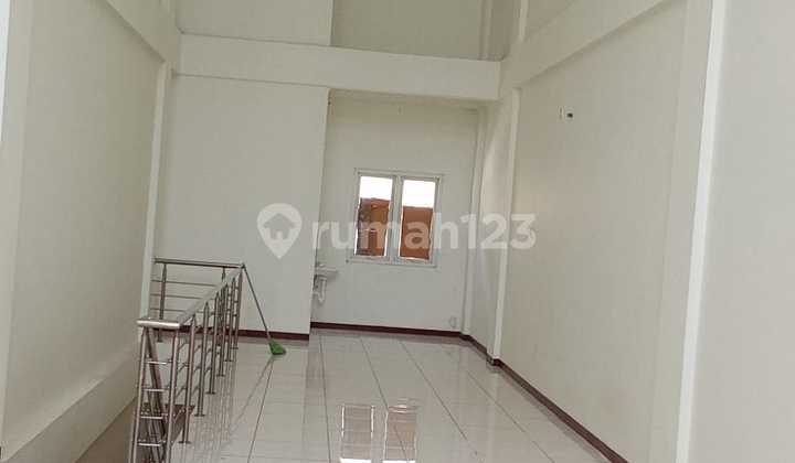 Ruko 2 Lantai Siap Pakai di Kompleks Ruko Bizpark Madukoro