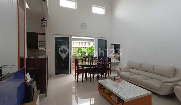 Rumah 2 Lantai Bagus Siap Pakai Tengah Kota Shm Di Rejomulyo 2