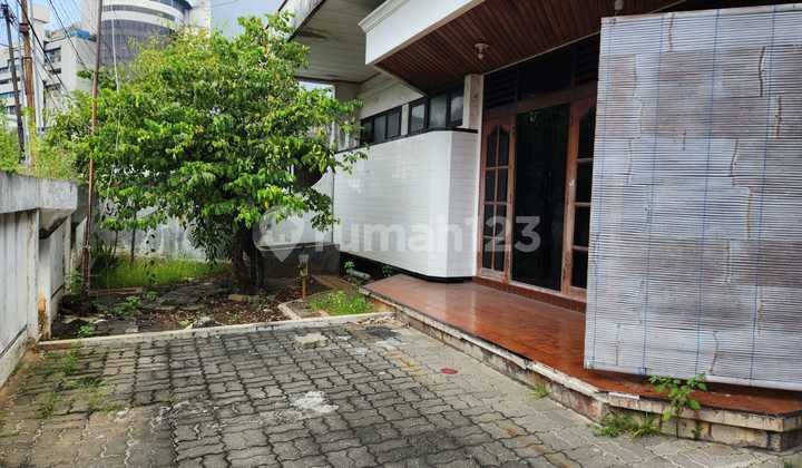 1-Story House in a Highly Strategic Location. 2