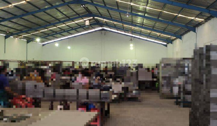 Gudang bagus siap pakai untuk produksi lokasi pinggir jalan raya  2