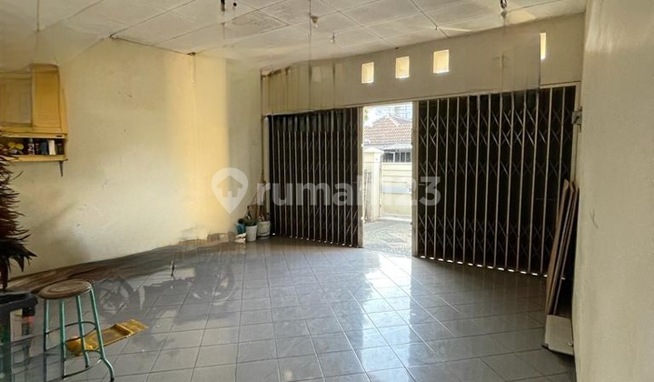 Rumah 1 lantai tengah kota lokasi sangat strategis 9