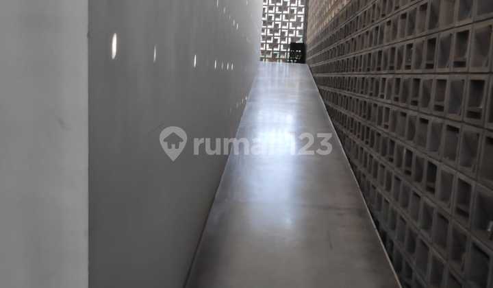 Rumah Mewah Bagus semi furnished 2 Lantai SHM di Perum green candi residence  2