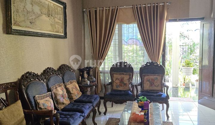 Boarding house and shophouse with 454 m2 land area, SHM certificate, in Sidorejo Salatiga. Boarding house and shophouse with 454 m2 land area, SHM certificate, in Sidorejo Salatiga.