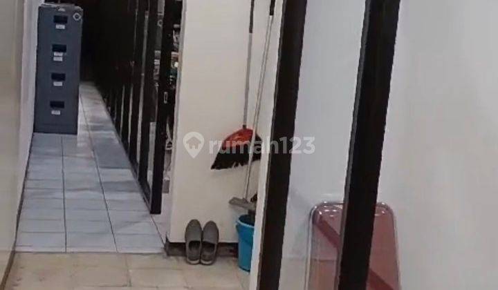 Ruko 2 lantai luas bangunan 360m2 di Jl Beteng  2