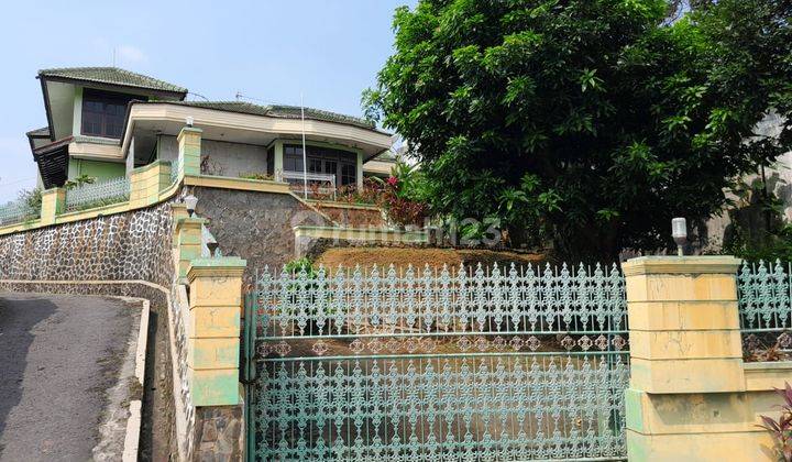 Rumah bangunan lama 2 Lantai di Perumahan villa aster ada view  2