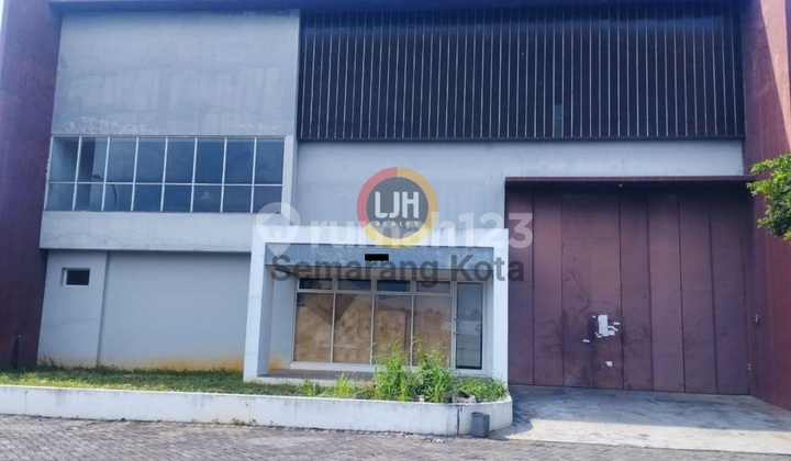 Warehouse and Shop House in Bsb 1