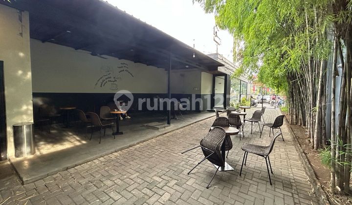 Very Strategic Business Space on Majapahit Street, Suitable for a Cafe. 2