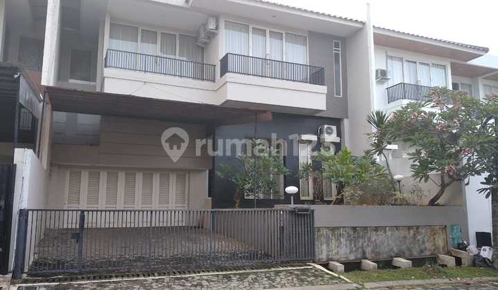 Rumah Bagus 2 Lantai Semi Furnished di Graha Candi Golf 1