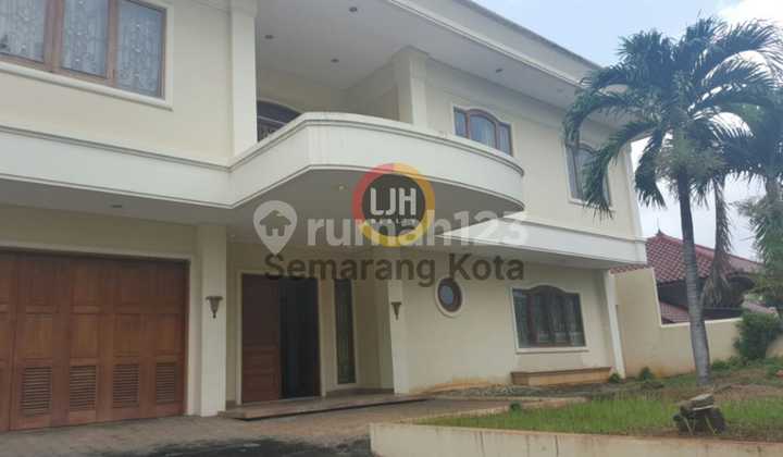 Luxury House on Slamet Street