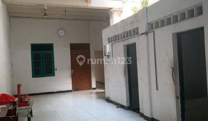 Rumah Bangunan Lama Butuh Renovasi 2 Lantai Shm 2