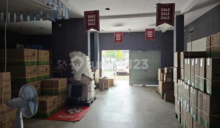 Two-Story Shop House in City Center on Pandanaran Street Near Tugumuda and Simpanglima 2