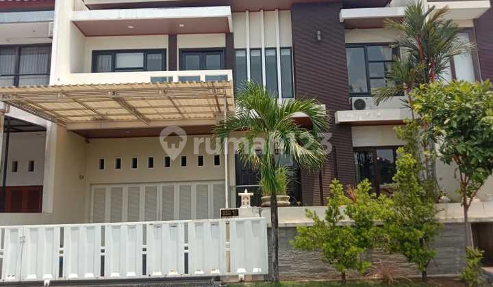 Rumah Cantik Terawat Full Furnished 2 Lantai di Graha Candi Golf
