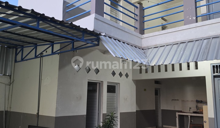 Rumah 2 Lantai Ada 27 Kamar Cocok untuk Mess di Salatiga Rumah 2 Lantai Ada 27 Kamar Cocok untuk Mess di Salatiga