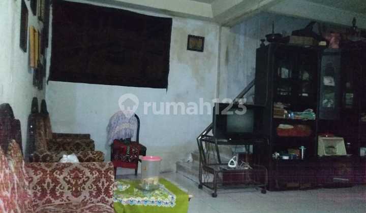 Dijual Rumah 2 Lantai di Pesing Daan Mogot 9