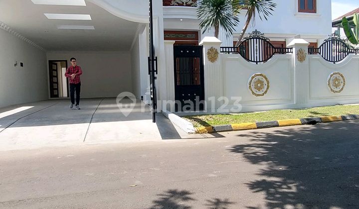 Quick Sale of Luxurious House in Puspitaloka BSD, Comfortable and Already Renovated.....