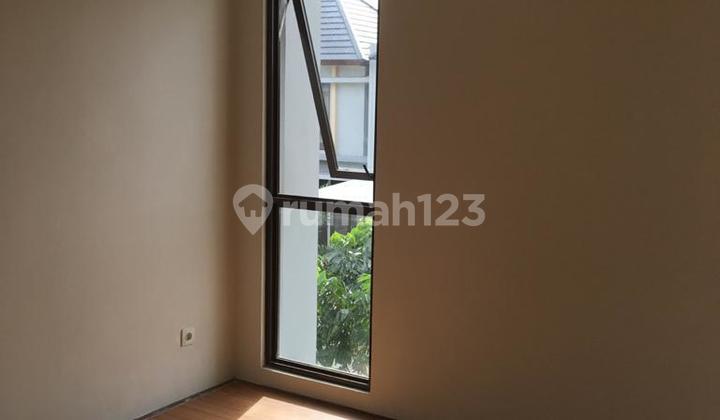 Jual Cepat Rumah Huk Di Eminent Bsd, Siap Huni... 2