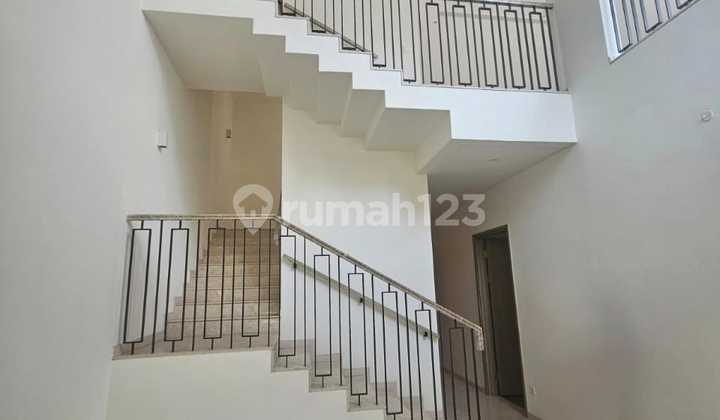 House in Navapark BSD City, Quick Sale !!! 2