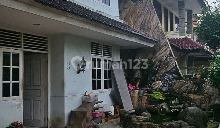 Jual Cepat !!! Rumah Besar Di Moderland, Depan Taman, High Ceiling........ 2