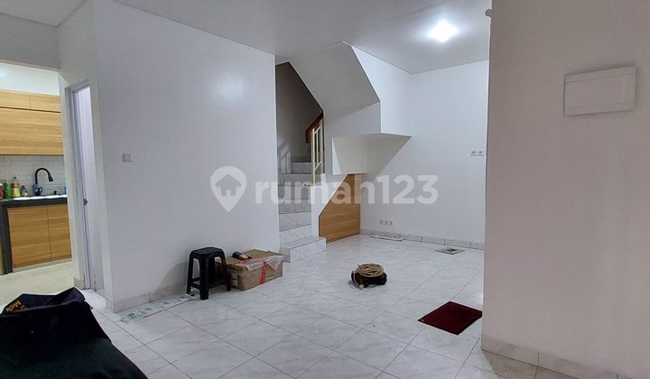 Jual Cepat !!! Rumah Bagus Di Grand Amarillo Village Gading Serpong, Full Renov !!! 2