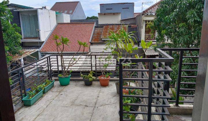 Dijual Rumah 2 Lantai Taman Cikas, Pekayon Jaya, Bekasi Selatan 2