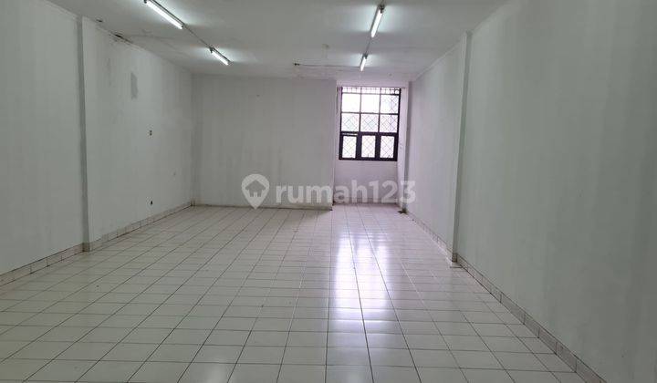 Disewa Ruko 3 Lantai Di Kemang Pratama, Rawalumbu, Bekasi 2