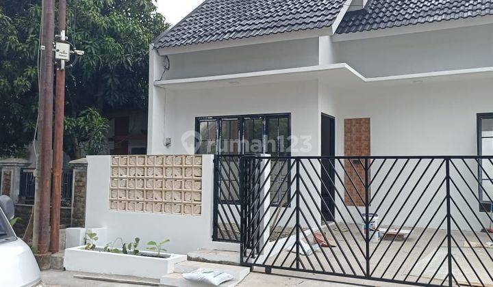  Rumah Dijual Perum Dukuh Zamrud, Mustika Jaya, Bekasi  1