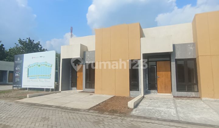 4 MILLION HOUSE ALL IN FREE INTERNET AND CANOPY.