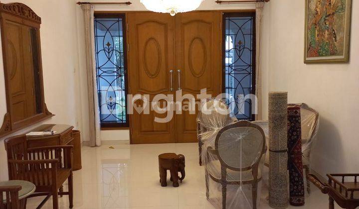 Rumah Pakuwon Indah Villa Regency Full Furnished 2