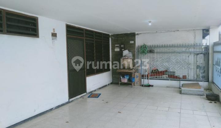 RUMAH 3 LANTAI DI JALAN SIMOLAWANG SURABAYA