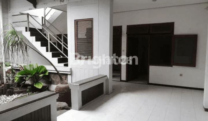 RUMAH LOKASI STRATEGIS DEKAT RUKO GRAND SUNGKONO TYPE HOOK JALAN DUKUH KUPANG BARAT SURABAYA 2