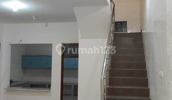 Rumah Bangunan 2.5 Lantai di Jalan Ngagel Jaya Surabaya 2