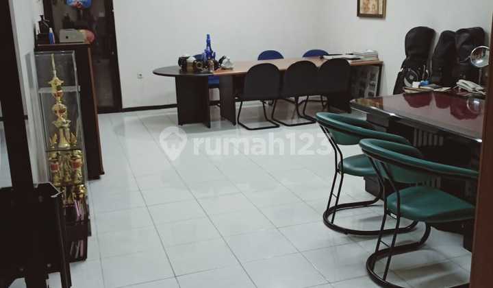 Ruko 3,5 Lantai di Tembok Dukuh Surabaya Ruko 3,5 Lantai di Tembok Dukuh Surabaya
